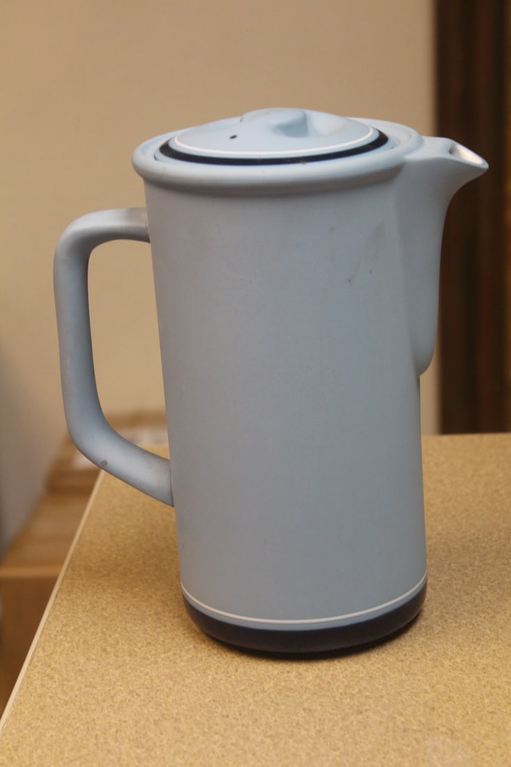 Arita Chocolate Pot: 9" tall