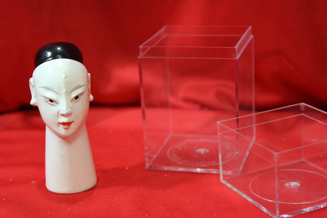 A Plastic Head - 5