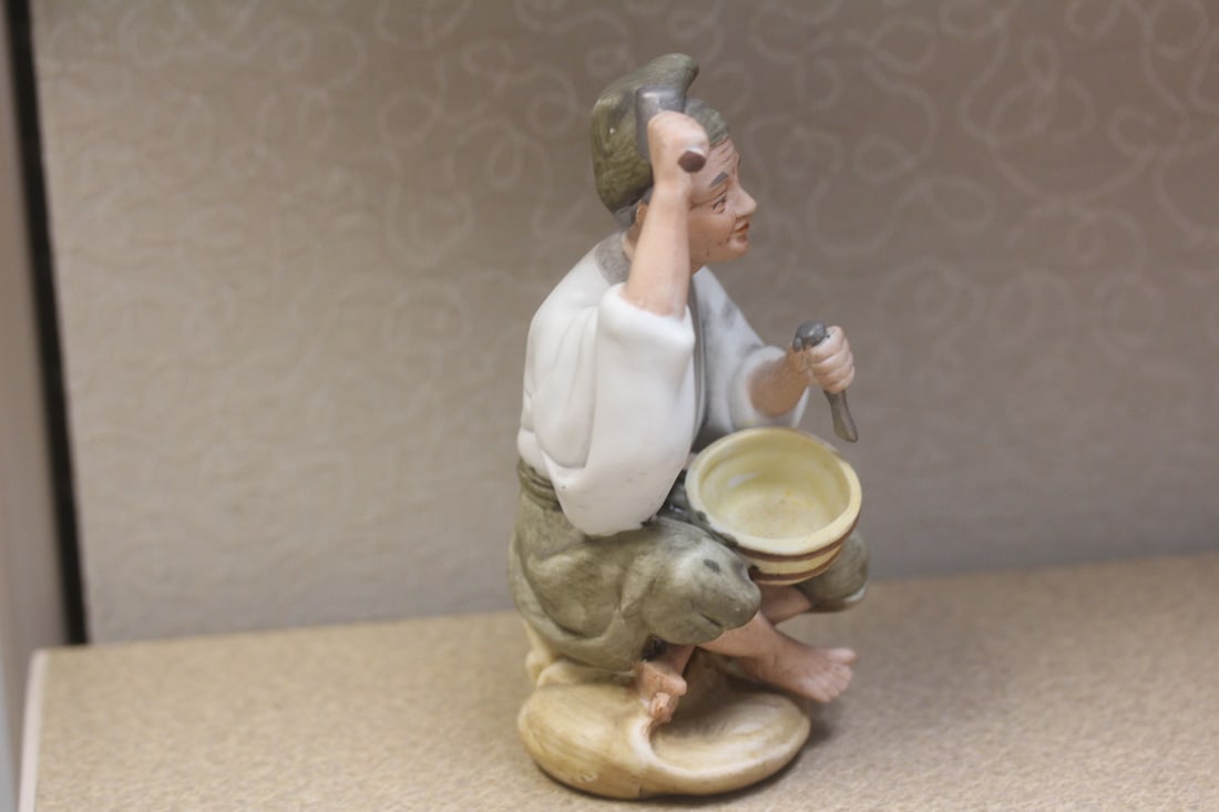 Ceramic Oriental Worker - 2