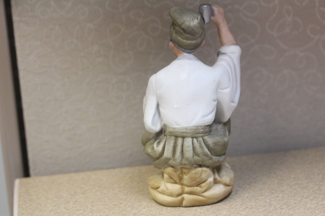 Ceramic Oriental Worker - 4