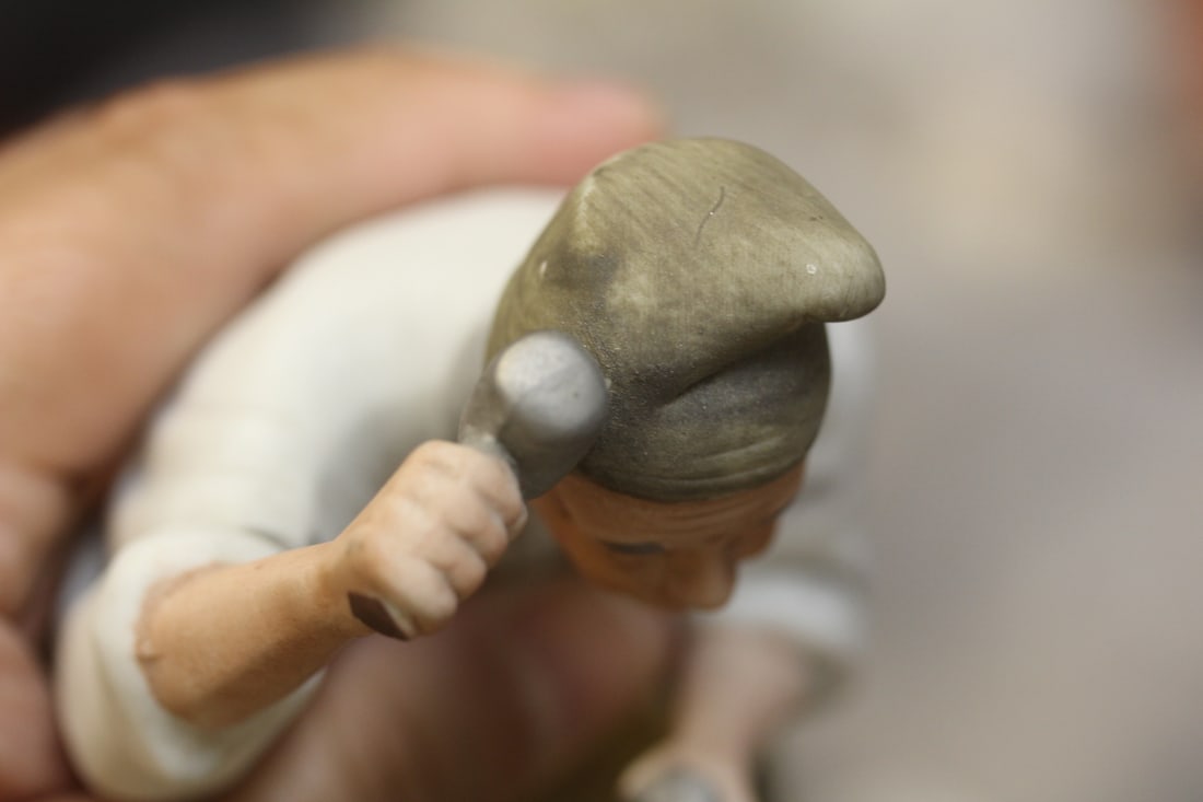 Ceramic Oriental Worker - 6