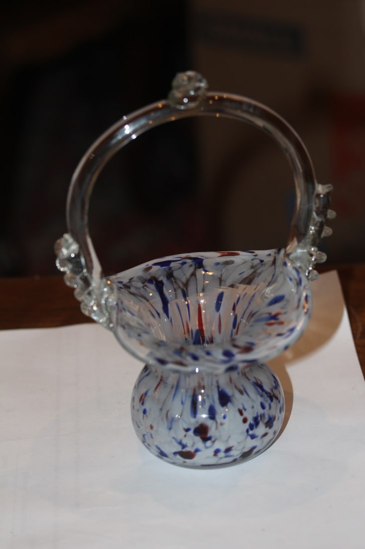 Art Glass Basket: 7 3/8" tall - includes the handle