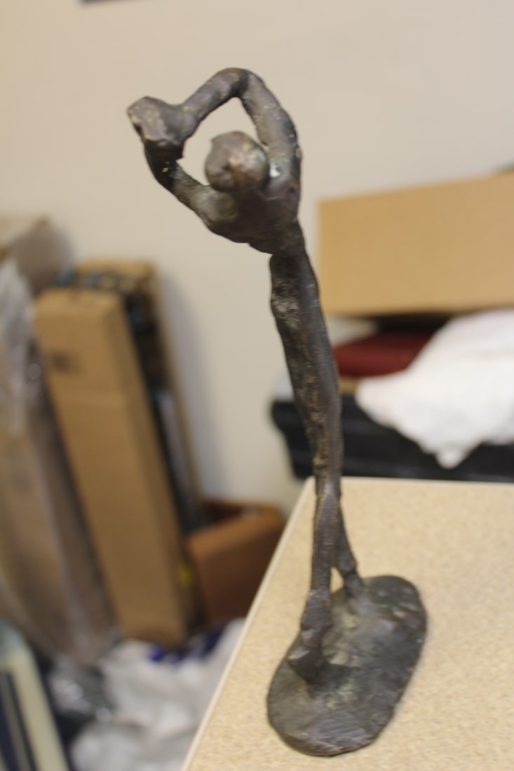 Bronze Golfer: 9 1/2" tall