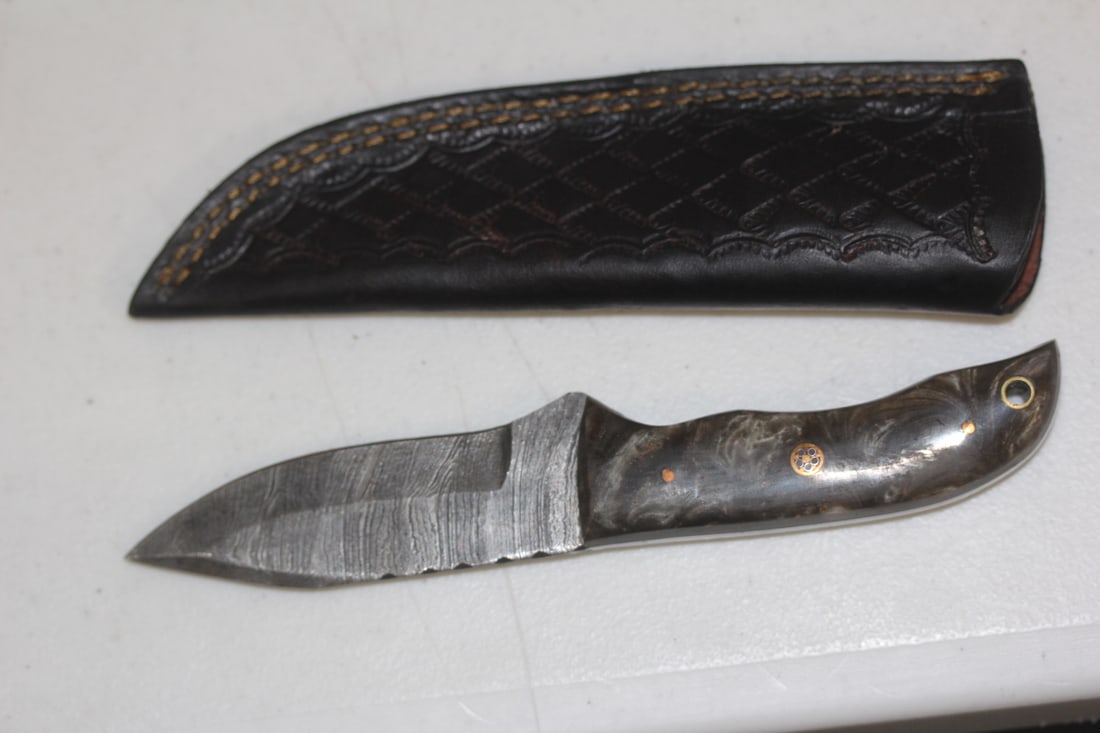 Damascus Steel Knife: with leather sheath - overall= 8 5/8" across