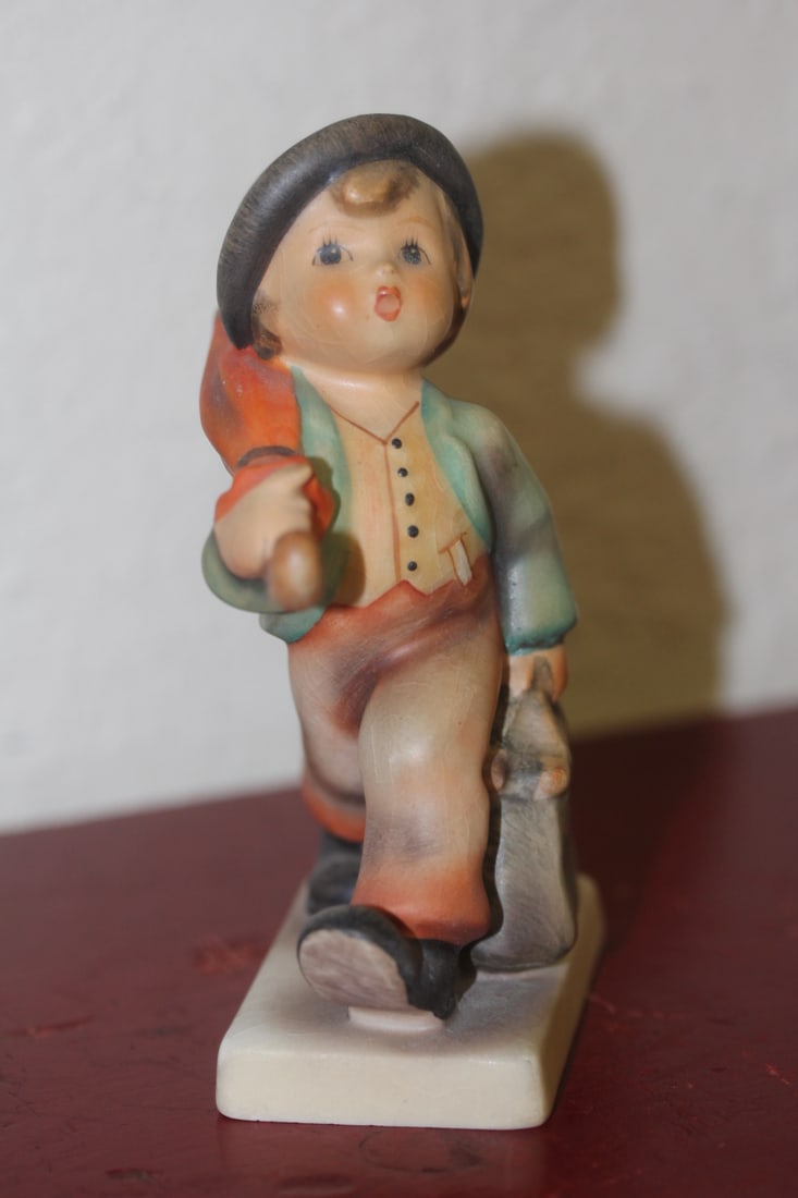 Hummel Figurine (1 of 8)