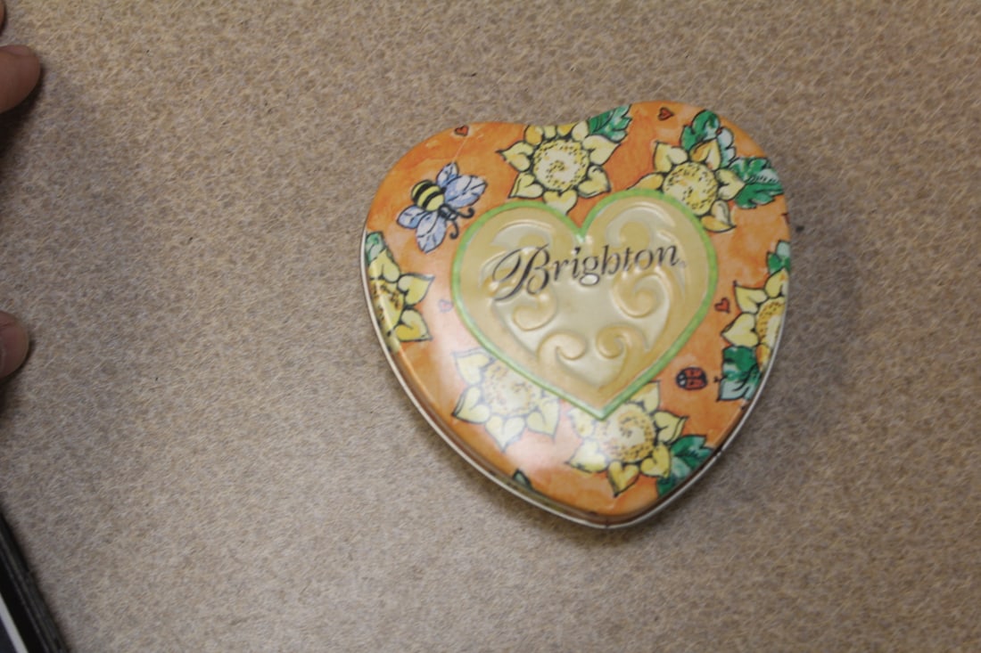 Brighton Heart Metal Trinket Box: 3 7/8" wide