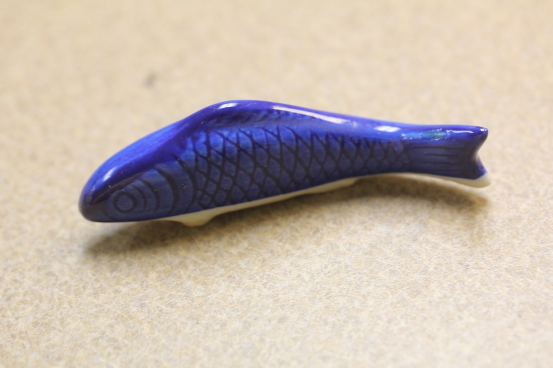 Japanese Porcelain Chop Stick Rest: as shown