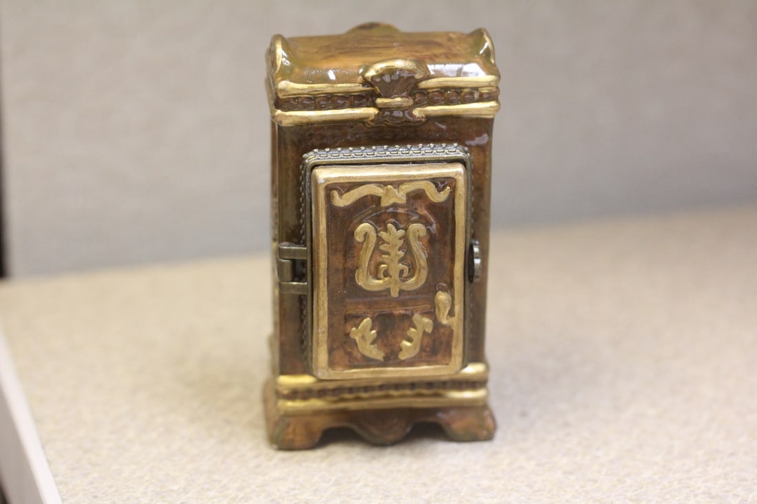 ceramic closet box (1 of 8)