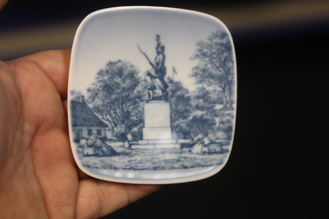 Small B&G Denmark Plate: 3 1/8" square