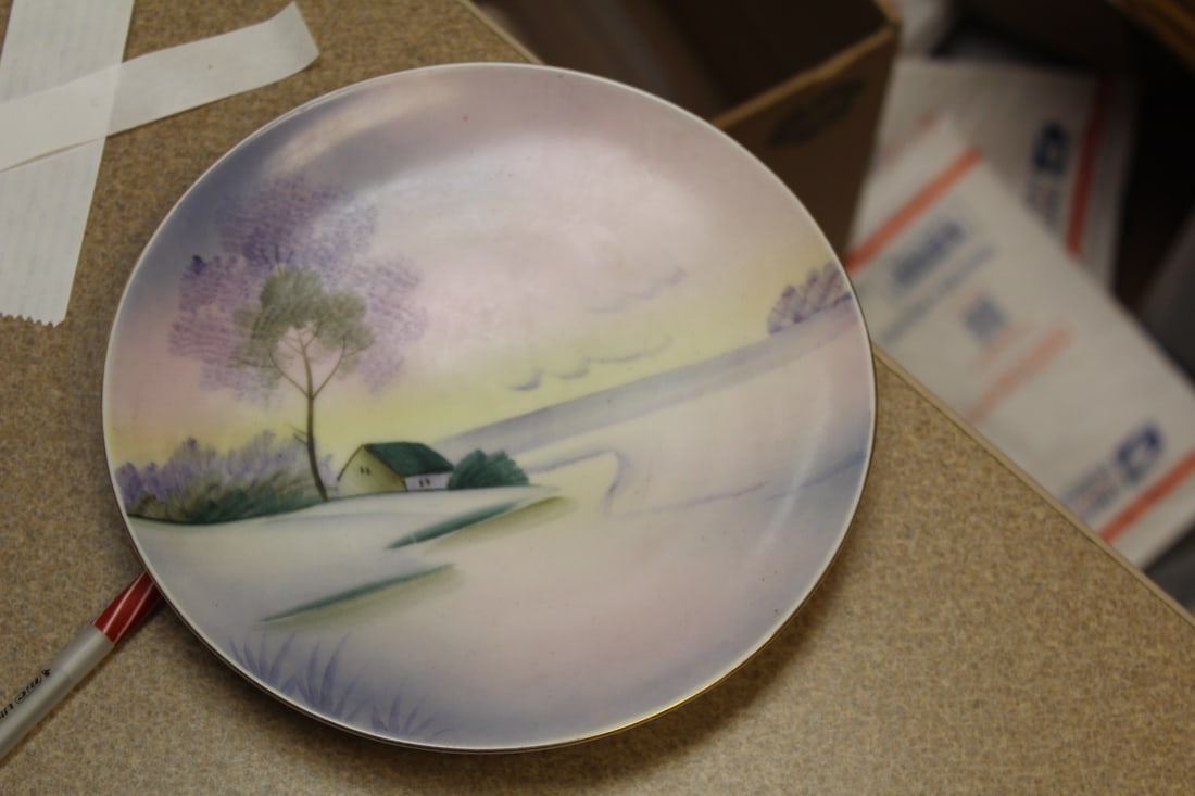 Hand Painted Japanese Plate: 7 1/2" in diameter