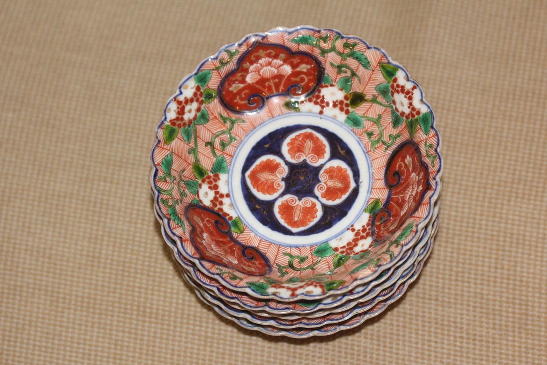 Set of 5 Signed Kutani Bowls: 5 3/8" in diameter each - 19th century - Japanese