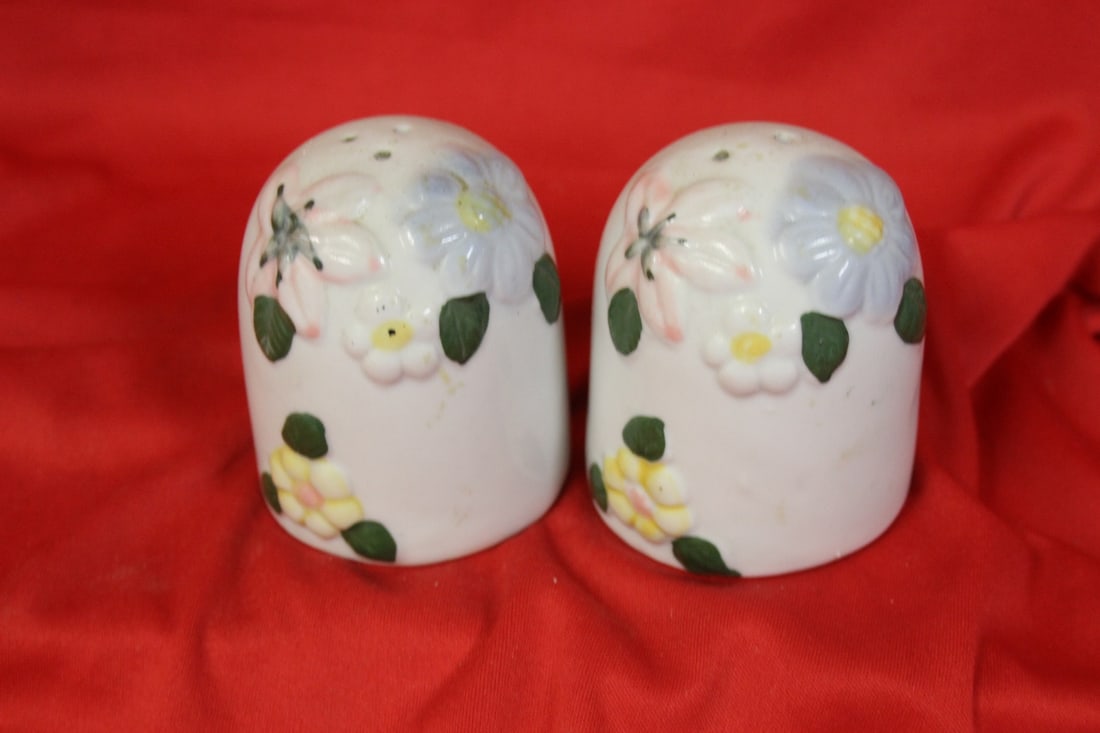 Set of Two Salt and Pepper Shakers: 3" tall