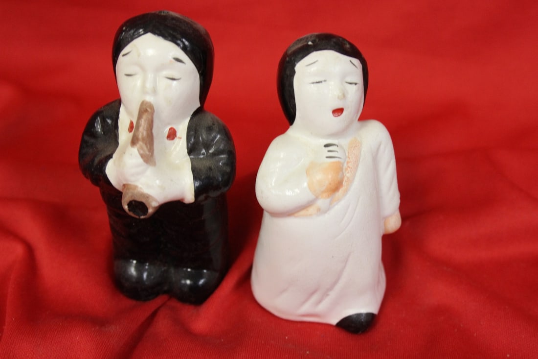 Pair of Two Salt and Pepper Shakers: 3 3/4" tall
