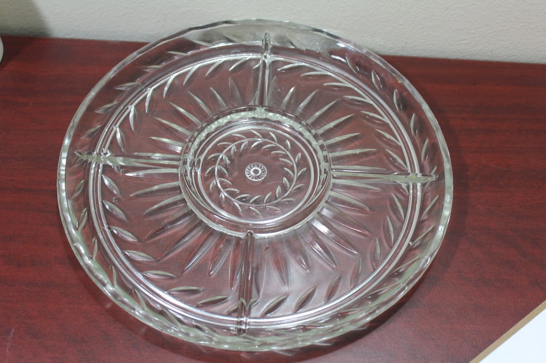 A Large Pressed Glass Center Tray: 13 1/2" in diameter