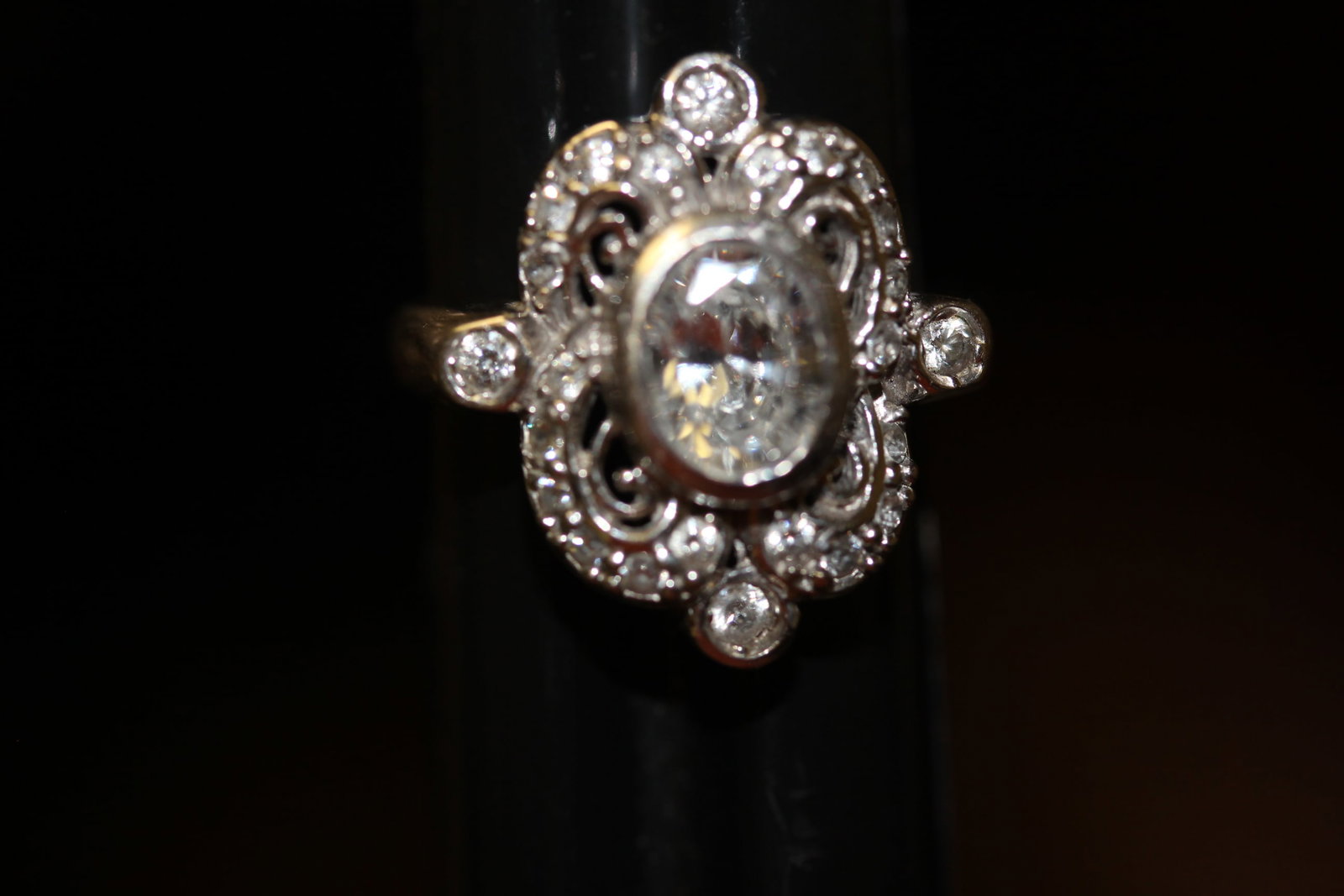 A 10Kt White Gold and Cz Ring (1 of 5)