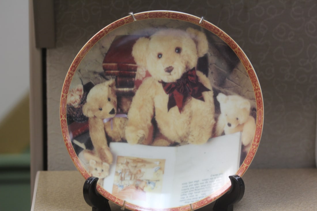 Little Bears Collection Ceramic Plate: 8 inches in diameter