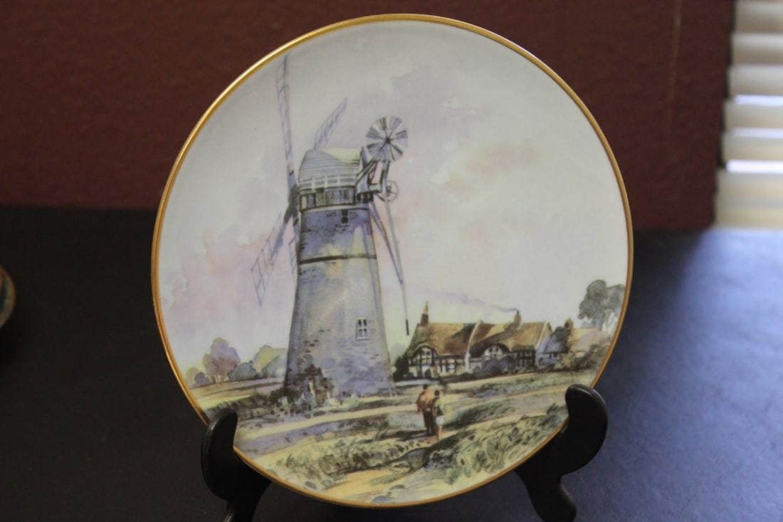Collector's Plate - Romantic Windmills: Gloria Fine Porcelain - Beyruth - Made in Germany - "Real" 24Kt Gold rim - 7 3/4 inches in diameter - stand is not included
