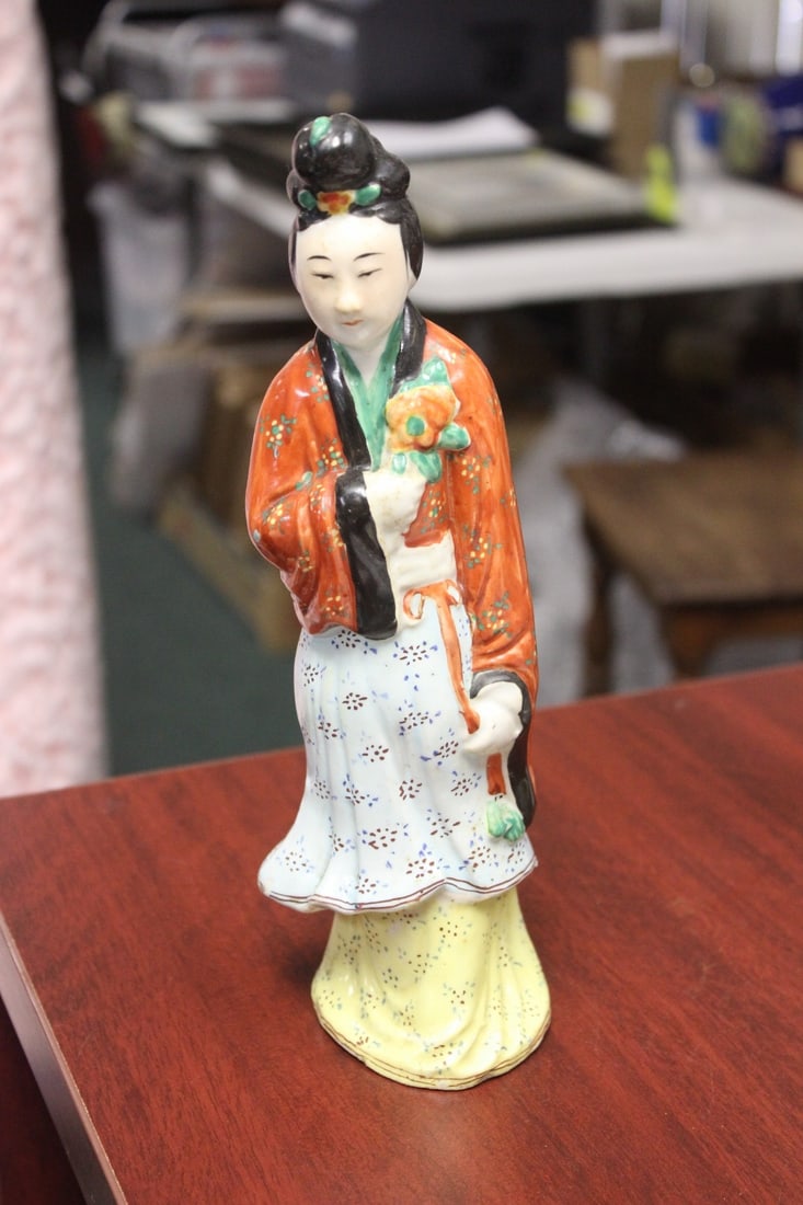 A Chinese Porcelain Figure of a Lady: Antique/Vintage - Marked China - also artist mark on the bottom - 10" tall
