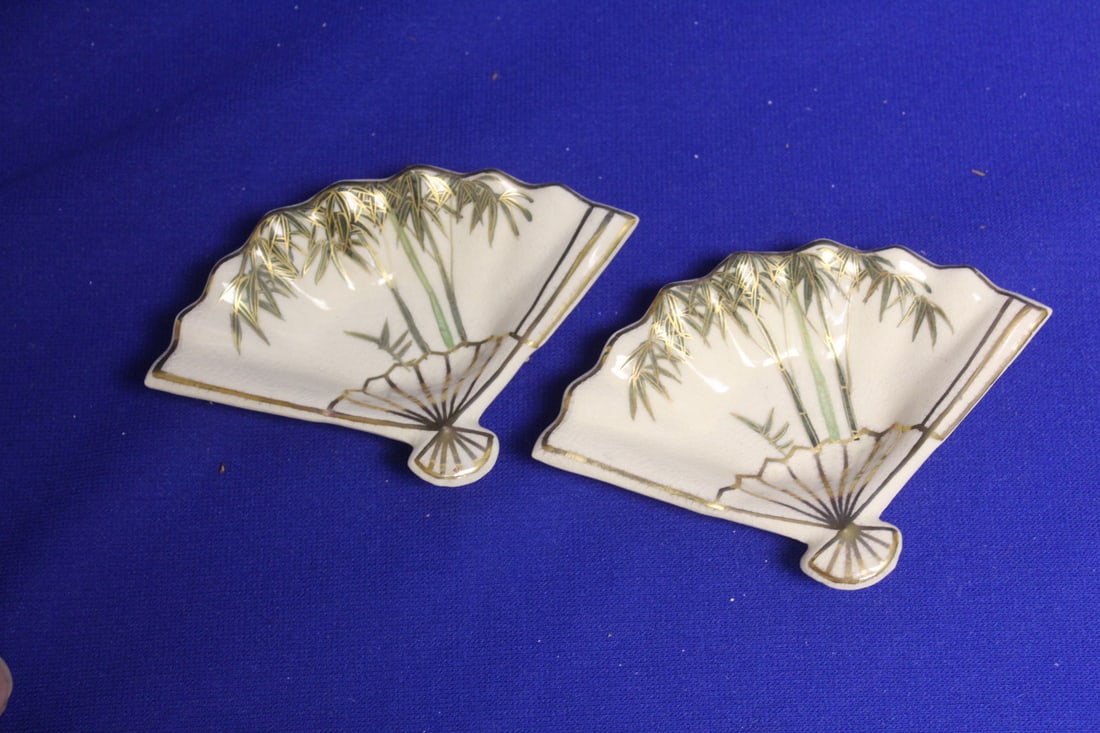 Set of 2 Satsuma Fan Dishes: sirneg - 4 3/4" in diameter