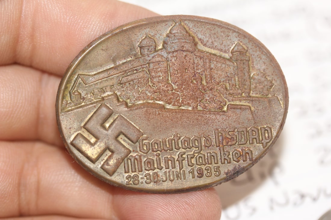 WWII Era German Pin: as shown