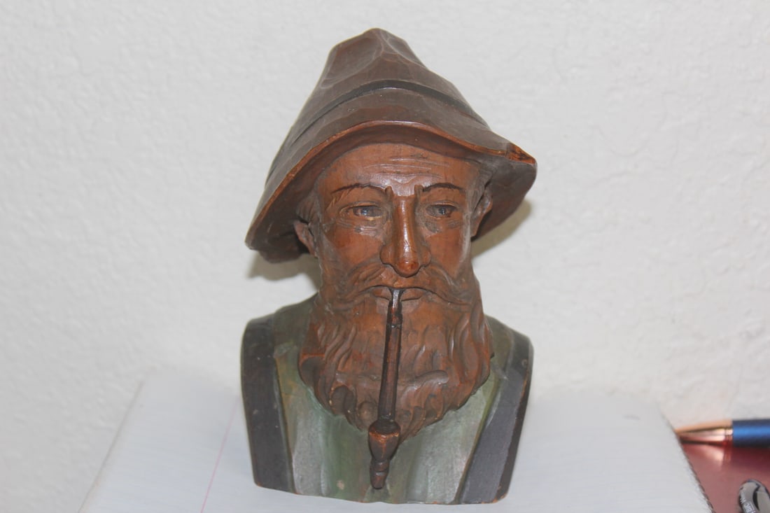 Crved Wooden Figurine or Bust: 6 3/8" tall - polychrome