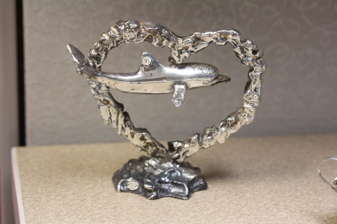 Silverplate dolphin: 5" wide