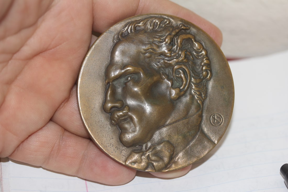 Arturo Toscanini Portrait Medal: with signature - bronze - 2 5/8" in diameter