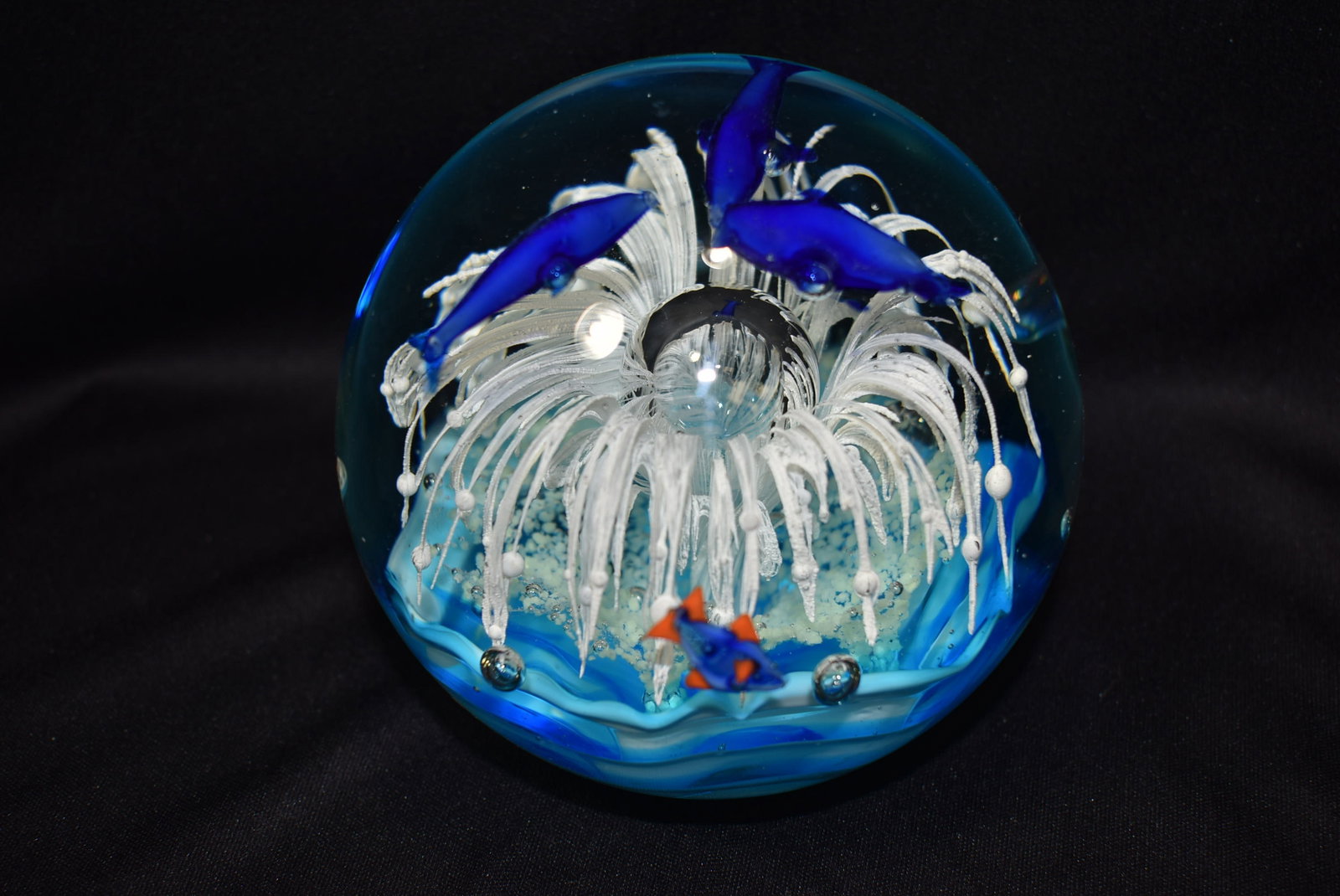 A Fish Artglass Paperweight (1 of 5)