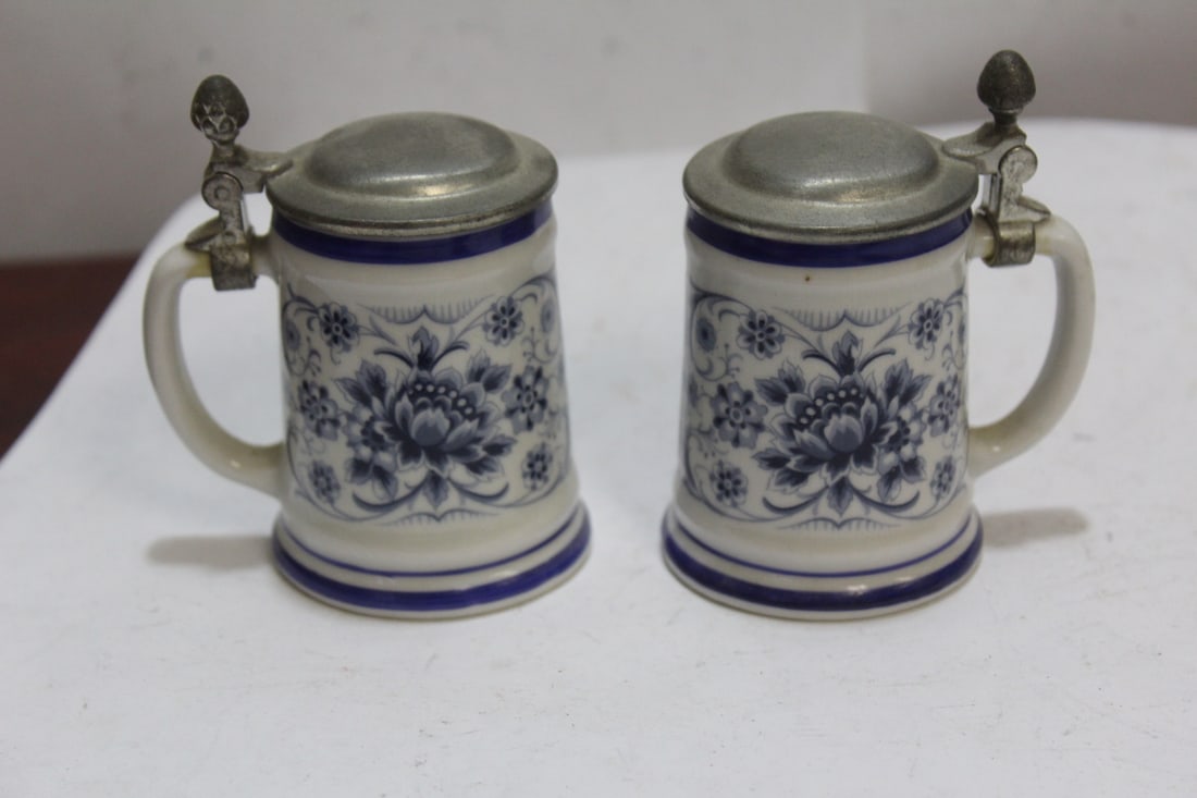 A Pair of Kobalt Miniature Steins: 3 1/8" tall