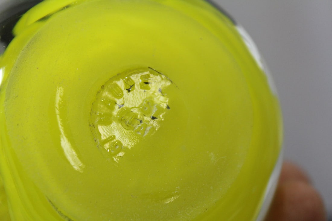 A St.Clair Paperweight - 6