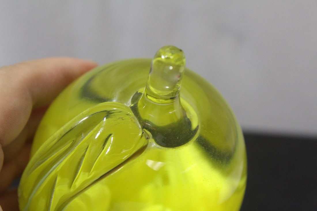 A St.Clair Paperweight - 7