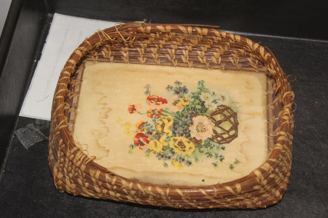 Vintage Pine Needle Basket: appeared to be well made - 6 3/4" across