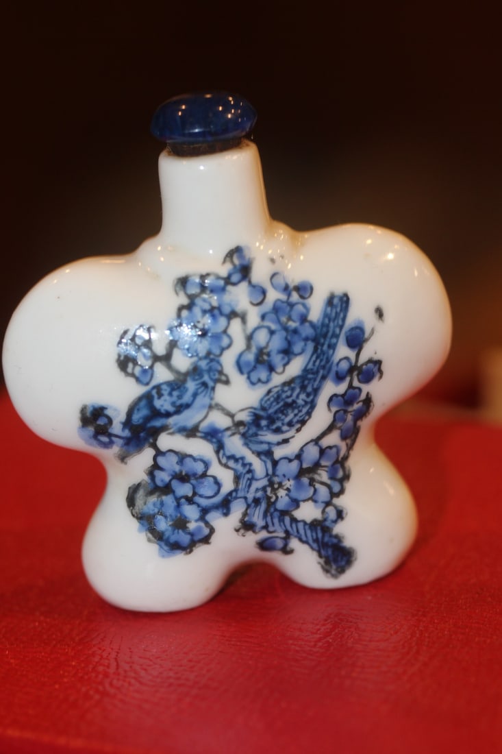 Chinese Porcelain Snuff Bottle: blue and white - 2 5/8" tall