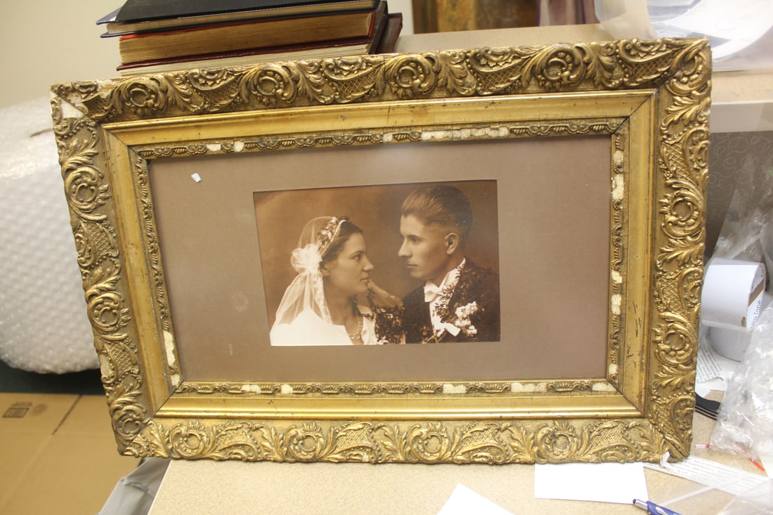 Photograph of a Wedding Couple (1 of 5)