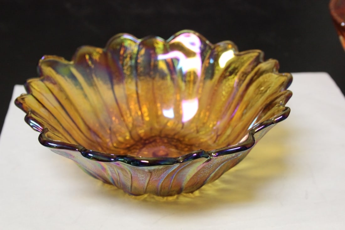 A Carnival Glass Bowl: 7 1/2" in diameter