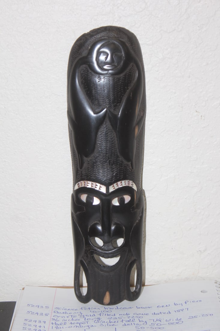 Mother of Pearl Inlaid Polynesian Mask: 10 1/2" long