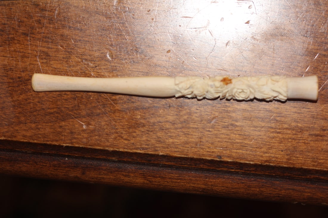 Antique Chinese Carved Bone Cigarette Holder: 5" long