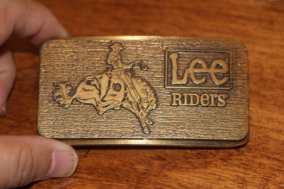 Lee Riders Belt Buckle: as shown