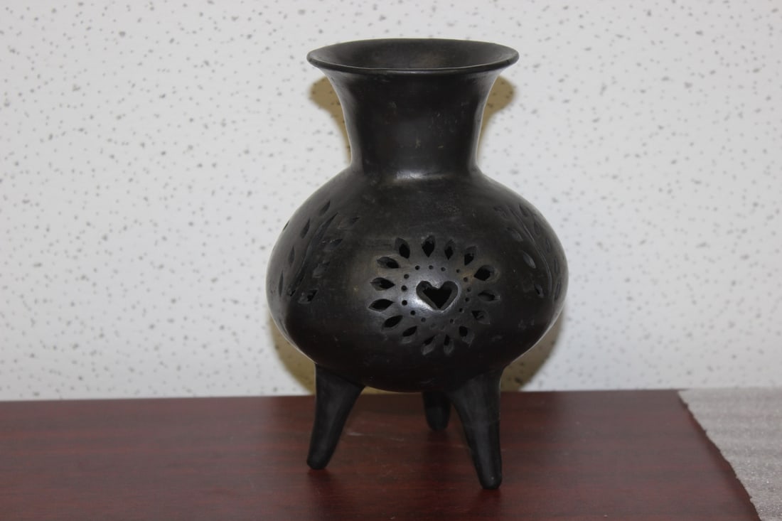 A Vintage Signed Pottery Vase: Vessel - please note: one leg restored - 7 inches tall