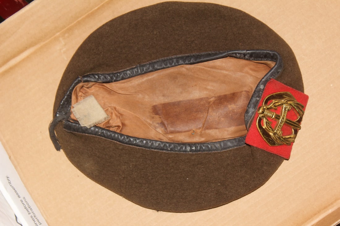 Military Beret: as shown