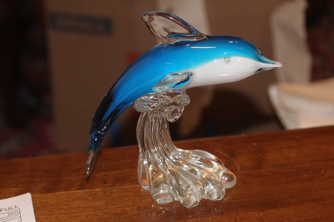 Art Glass Dolphin: 7" across