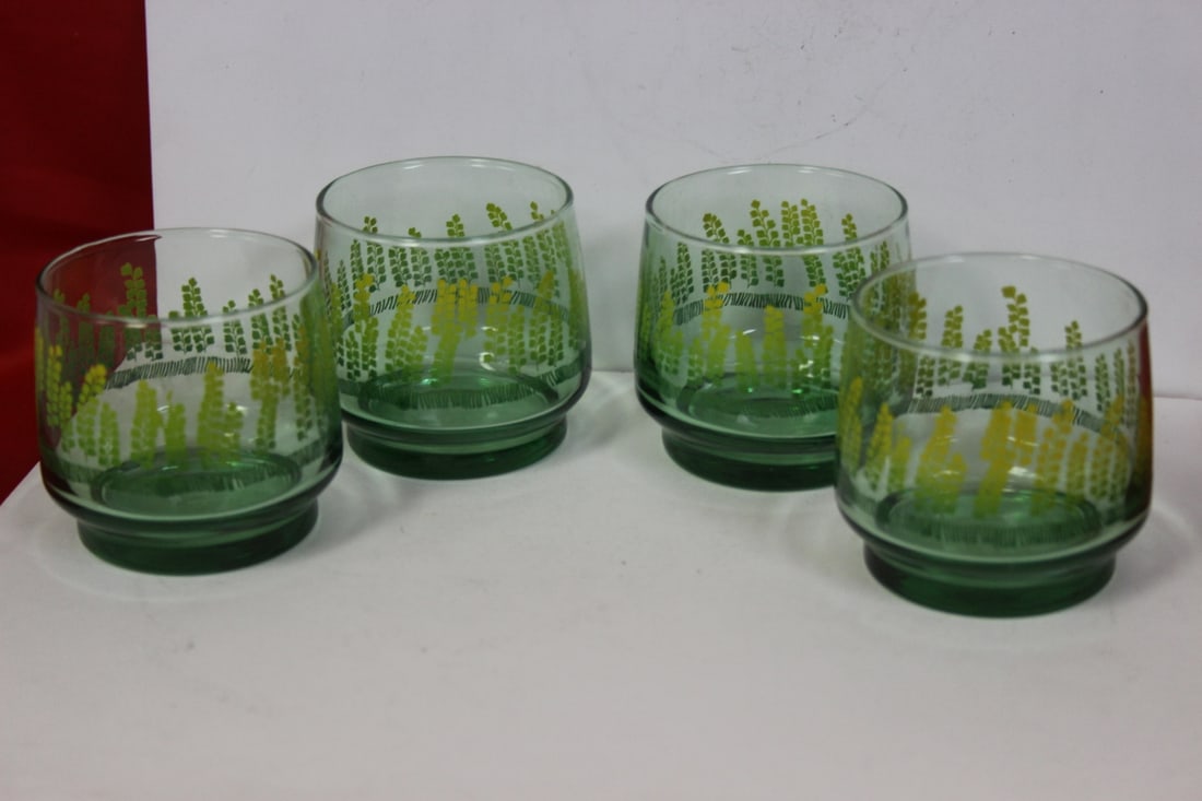 Set of 4 Green Glass Cups: 2 7/8" tall