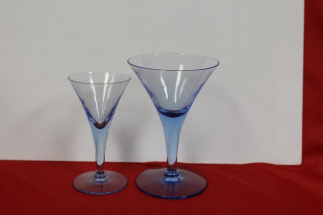 Lot of Two Glasses: Taller= 4 1/2"