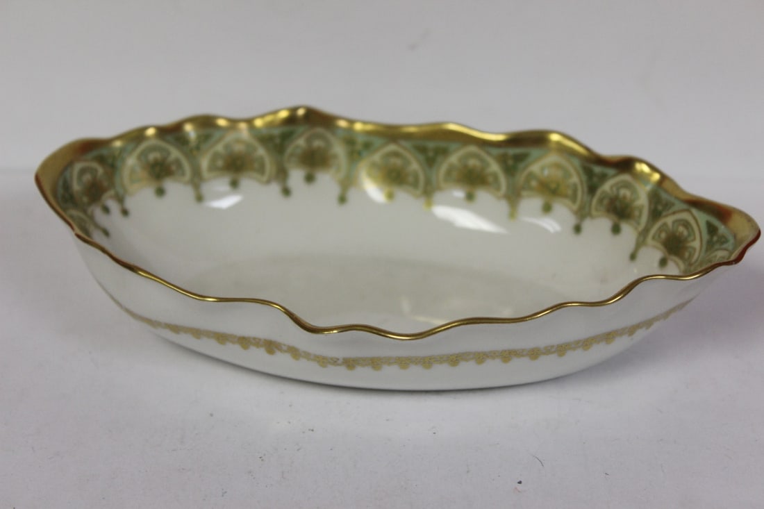 A Limoges Vegetable Dish: 7 1/2" in diameter