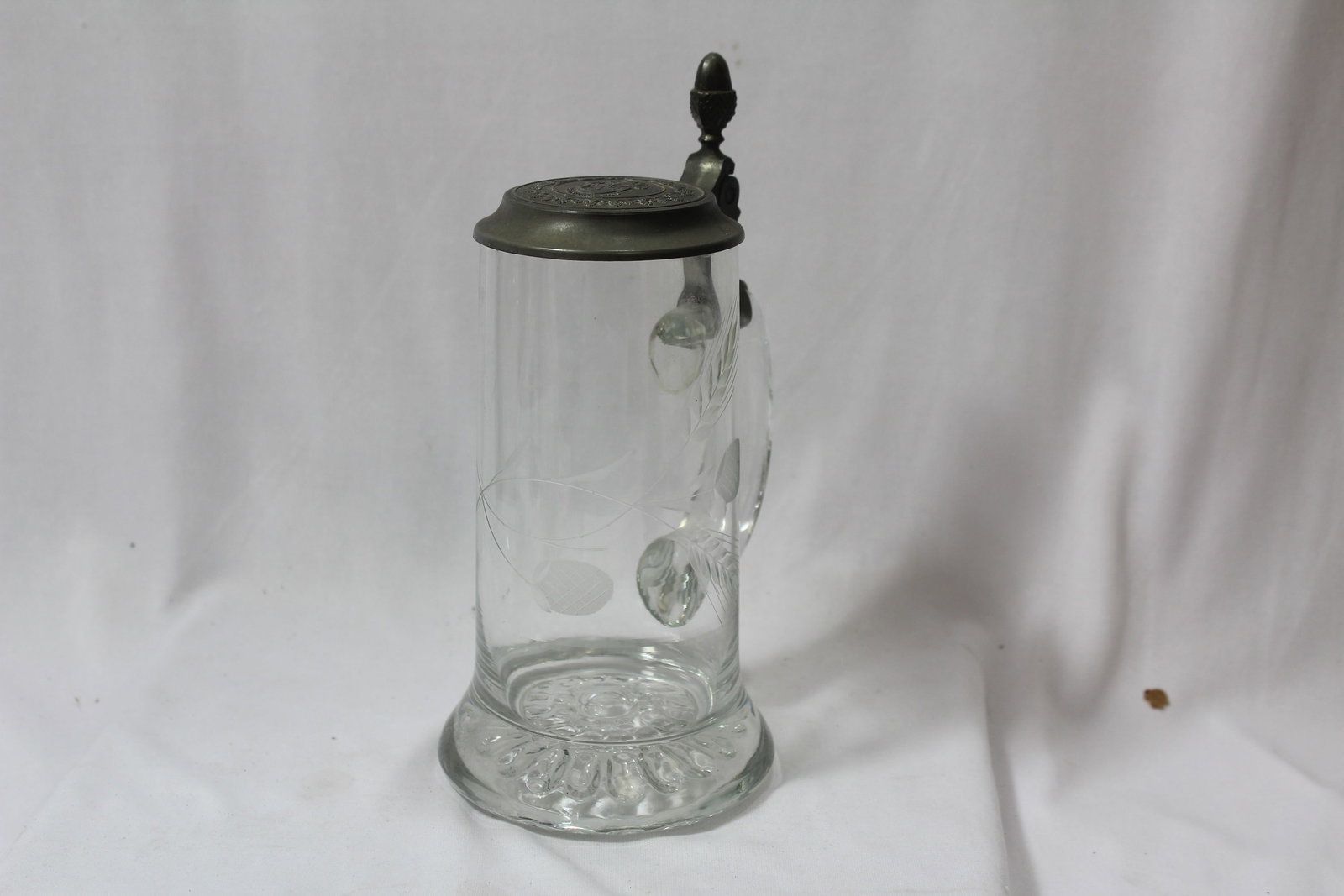 Beck's Etched Glass Stein: 8 1/2" tall