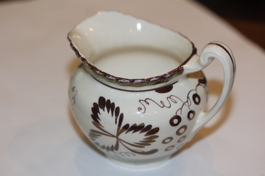 Gray's Pottery Creamer: 3 7/8" across