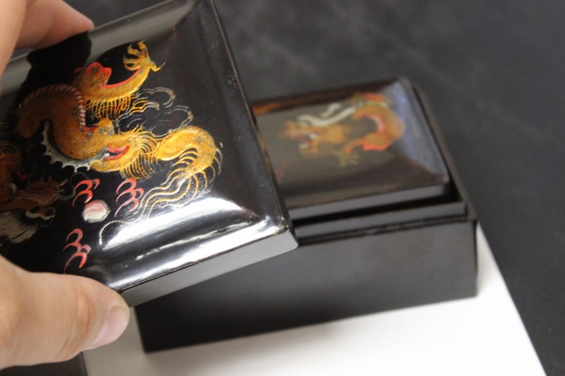 A Chinese Stacking Lacquer Box - 10