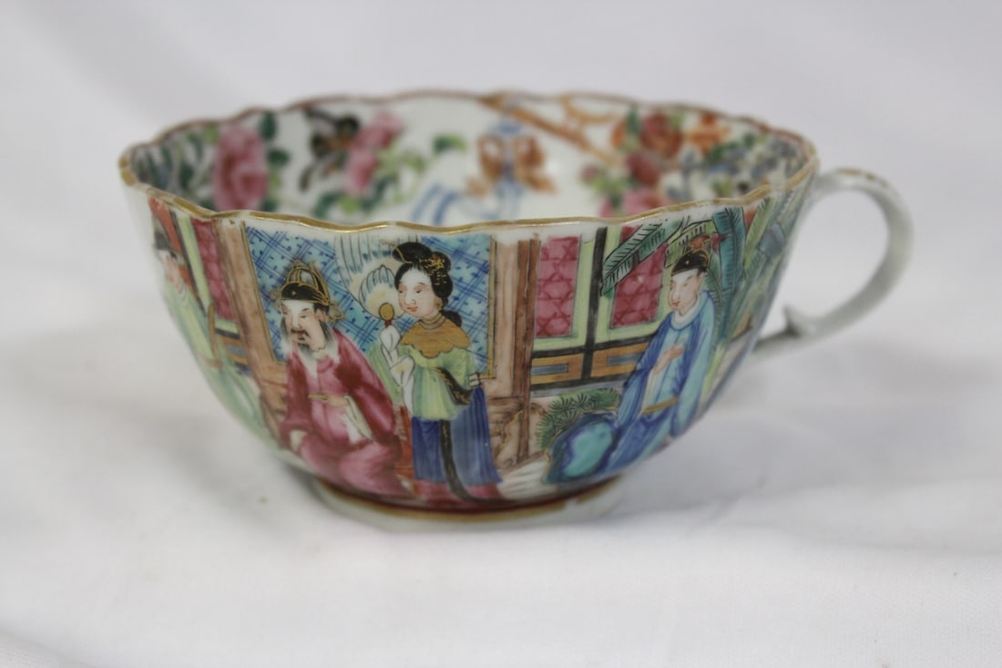 A Large Chinese Export Cup: Rare form - unusual scene - 4 5/8" in diameter less the handle