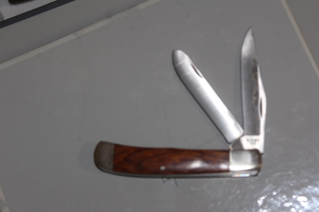 Wood Handle Pocket Knife: Bear MCG USA - appeared to be never used - 4 1/8" long