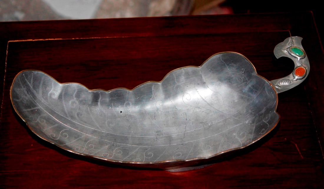 Antique Chinese E. 20th C. Pewter Leaf Dish (1 of 7)